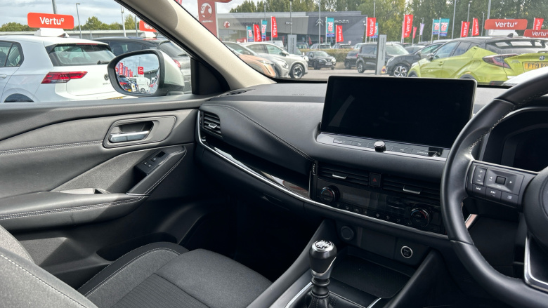 Nissan Qashqai 1.3 DiG-T MH N-Connecta 5dr Petrol Hatchback